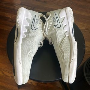 Nike Court Zoom men’s 7.5 US Vapor Pro Tennis Shoes